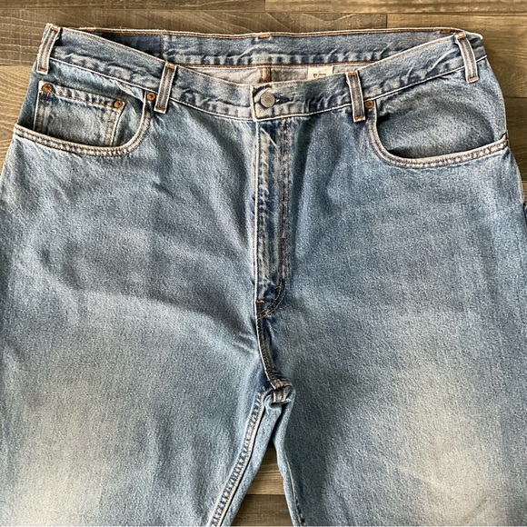 42x30 LEVI'S 560 Loose Comfort Fit Jeans 
Style # 560-4891
Blue - Picture 2 of 10